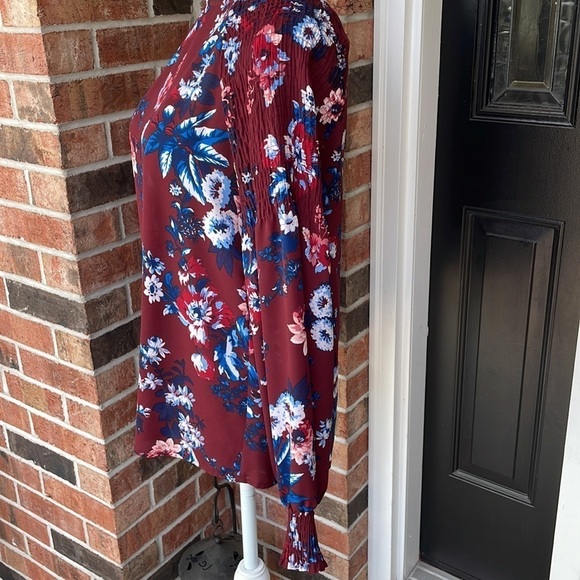 A.n.a Floral Top With Smocked Sleeves‎ - Picture 4 of 11